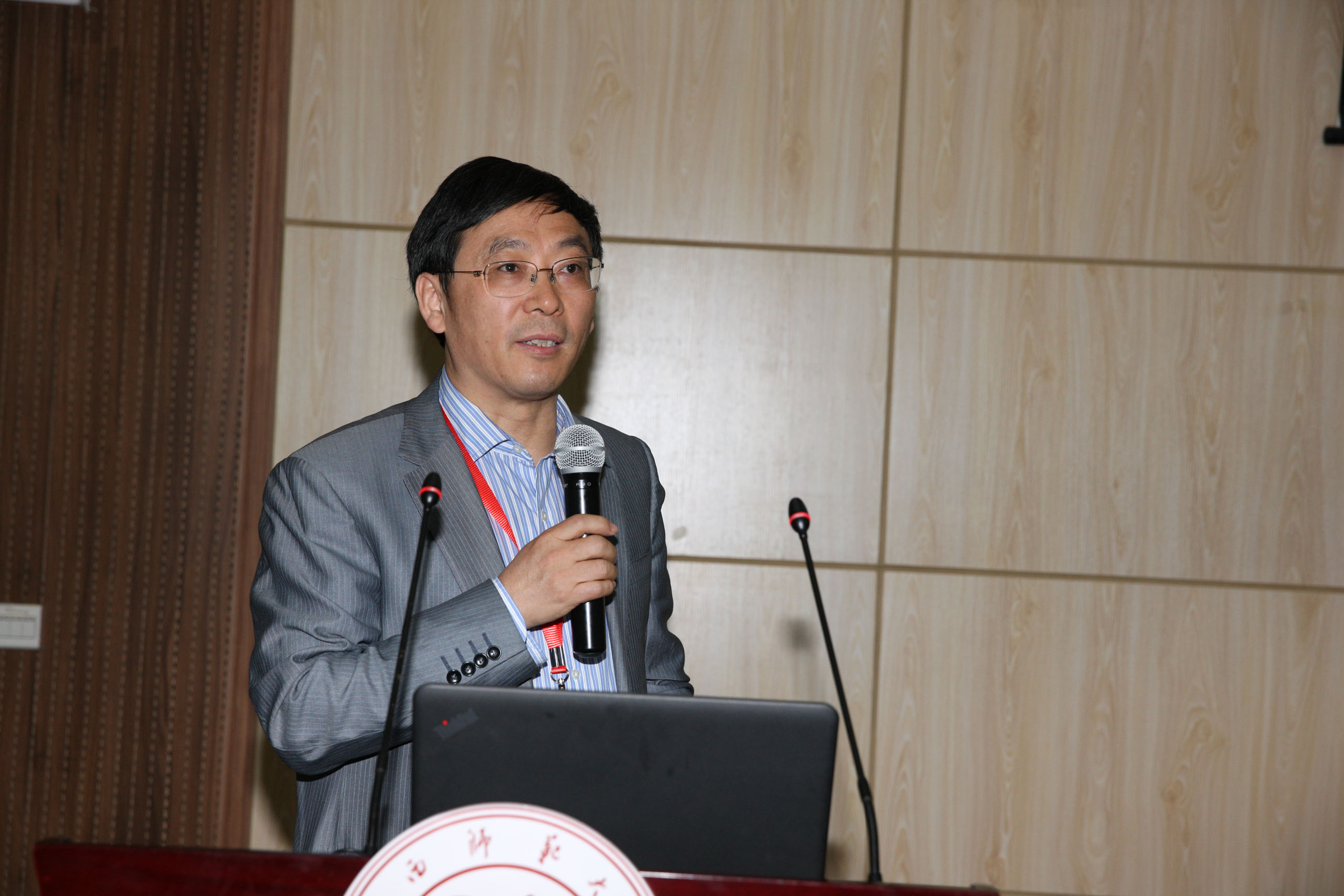 清华大学材料科学与工程学院李敬锋教授.JPG 清华大学材料科学与工程学院李敬锋教授.JPG