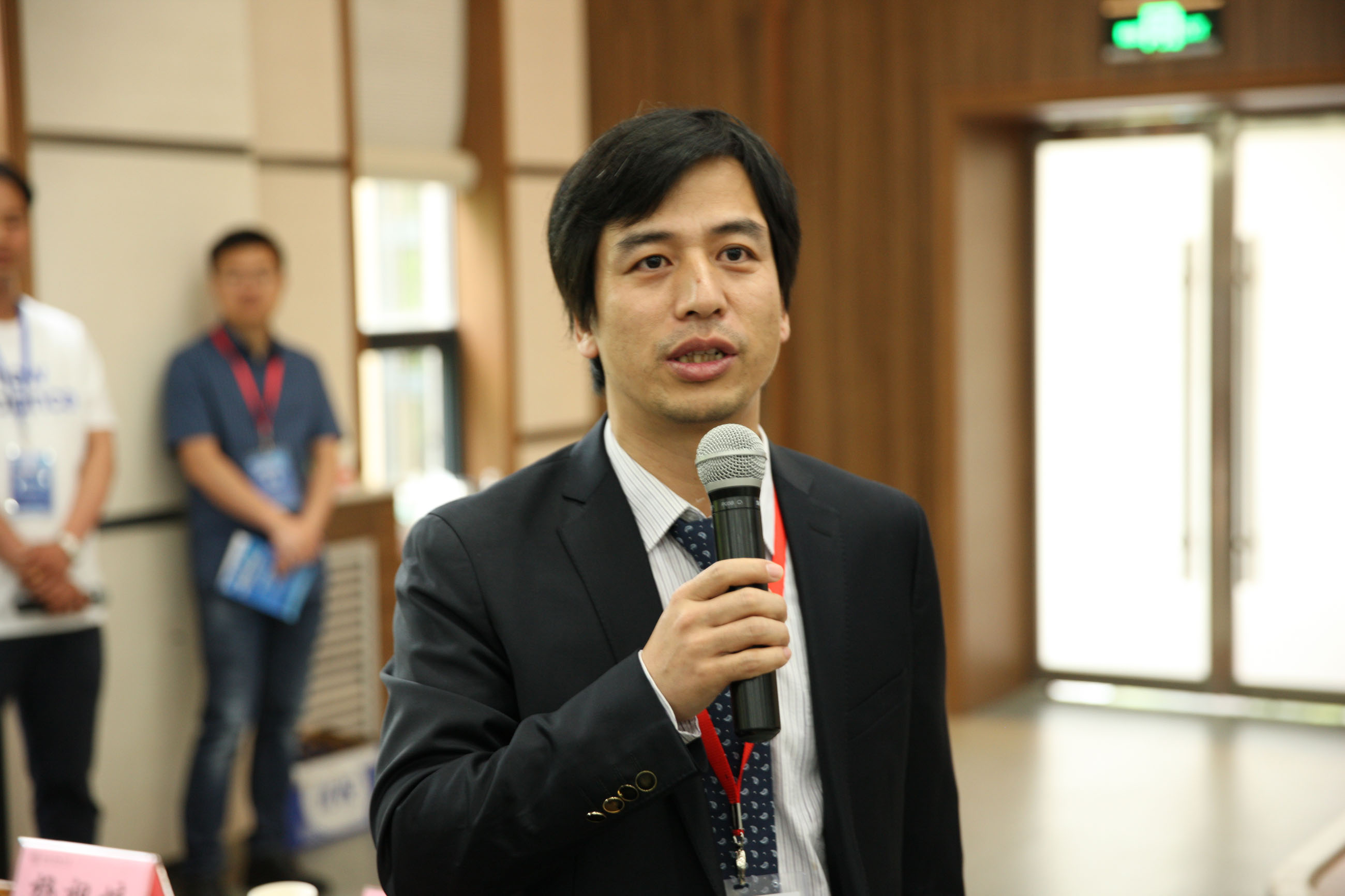 陕西师范大学材料科学与工程学院院长陈新兵教授主持开幕式.JPG 陕西师范大学材料科学与工程学院院长陈新兵教授主持开幕式.JPG